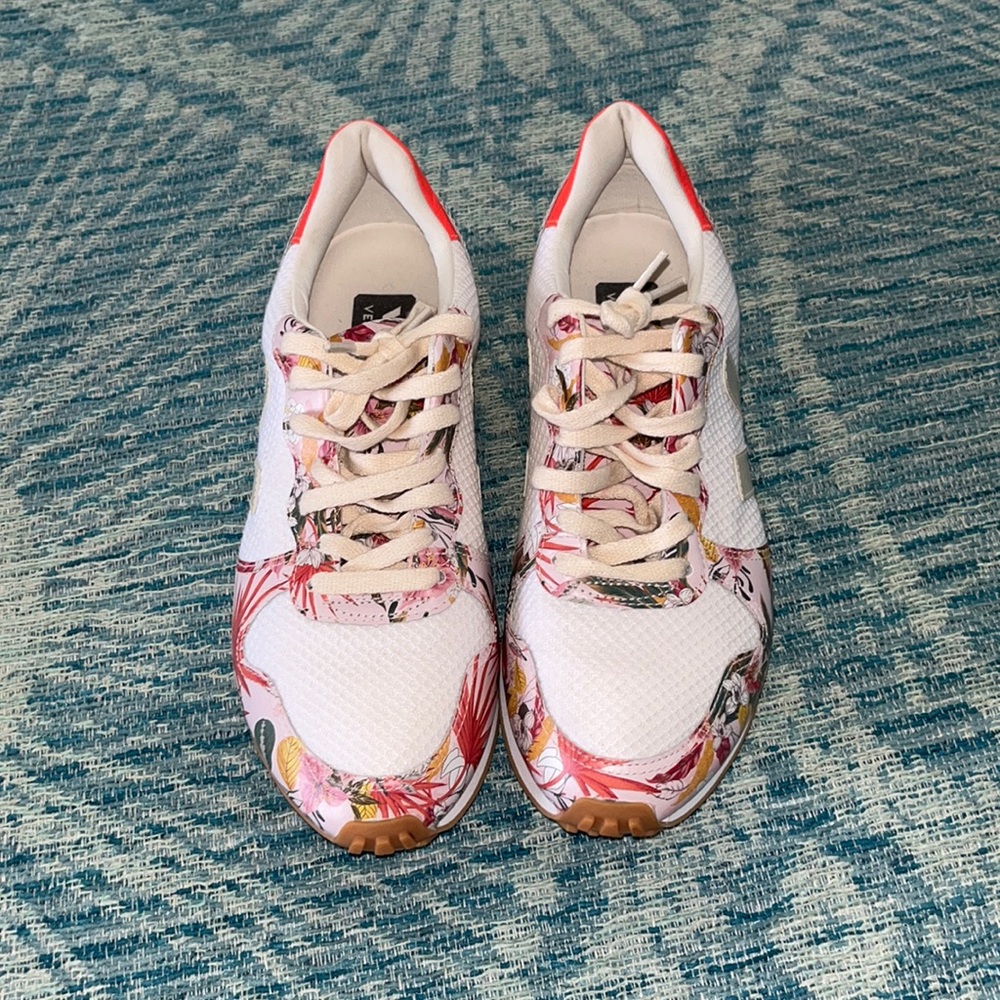 Veja tropical trainer sneaker size 42 EU